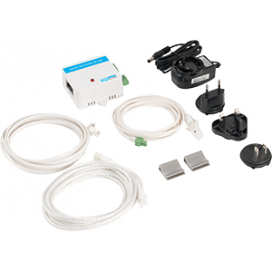 Läckagedeteringskit med detektor, powersupply och 2 meter aktiv kabel för läckagedetektering samt en 2 meter anslutningskabel.